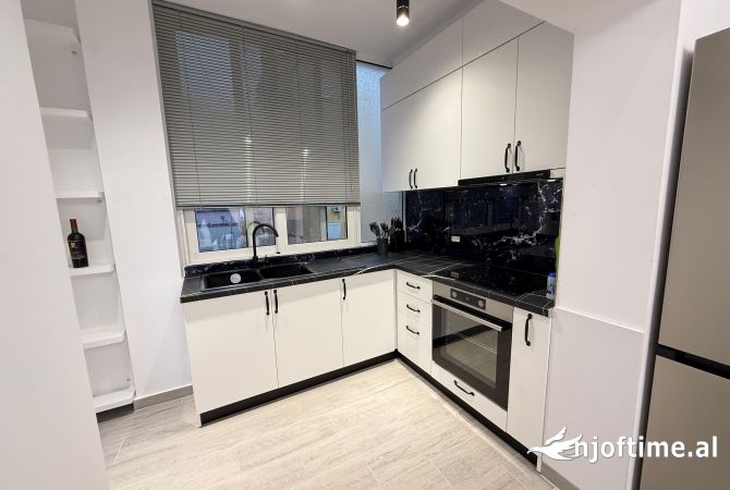 Shtepi ne shitje Apartament ne Tirane, 1+1, Mobilimi E mobiluar, Pagesa 105,000  Euro.