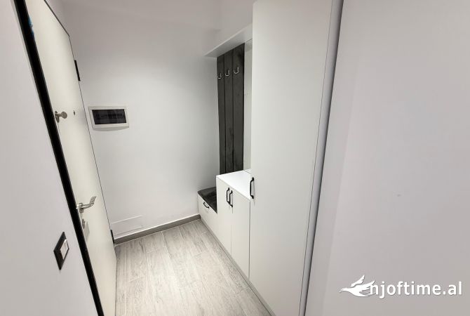 Shtepi ne shitje Apartament ne Tirane, 1+1, Mobilimi E mobiluar, Pagesa 105,000  Euro.