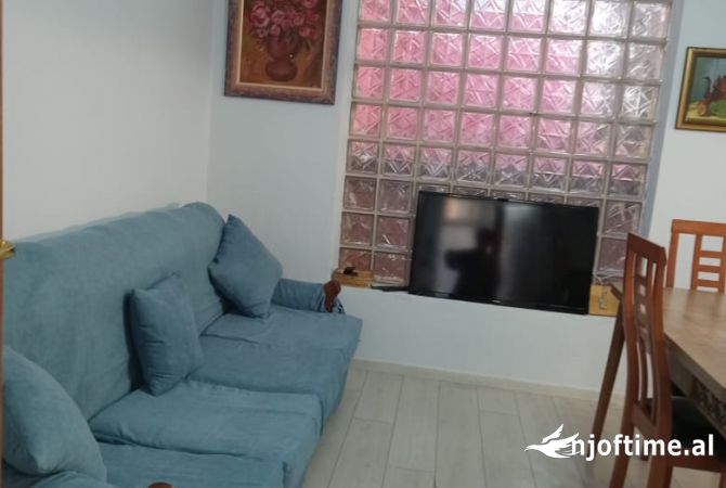 Shtepi me qera 2+1 ne Tirane - 60,000 Leke