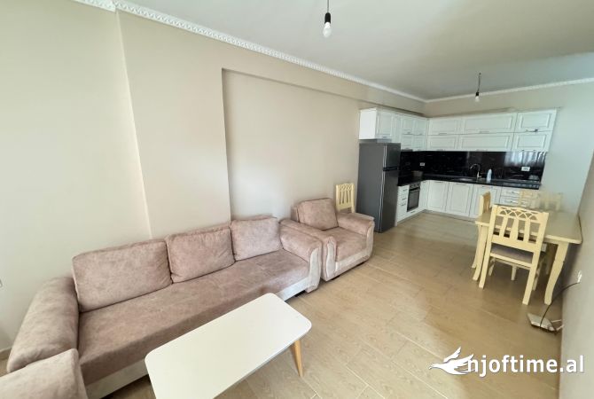 Shtepi me qera Apartament ne Tirane, 2+1, Mobilimi E mobiluar, Pagesa 330  Euro.