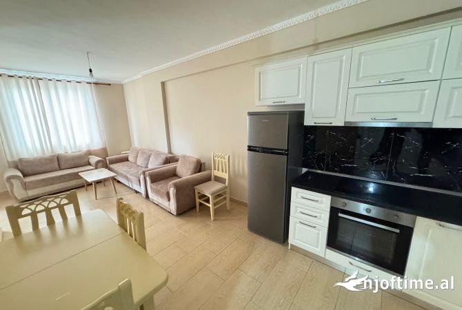 Shtepi me qera Apartament ne Tirane, 2+1, Mobilimi E mobiluar, Pagesa 330  Euro.