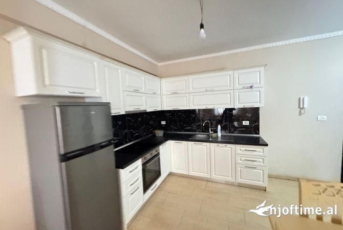 Shtepi me qera Apartament ne Tirane, 2+1, Mobilimi E mobiluar, Pagesa 330  Euro.