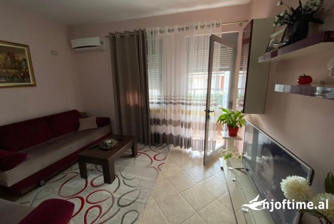 Shtepi me qera 2+1 ne Tirane - 600 Euro