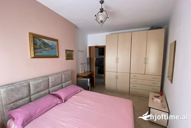 Shtepi me qera Apartament ne Tirane, 2+1, Mobilimi E mobiluar, Pagesa 600  Euro.