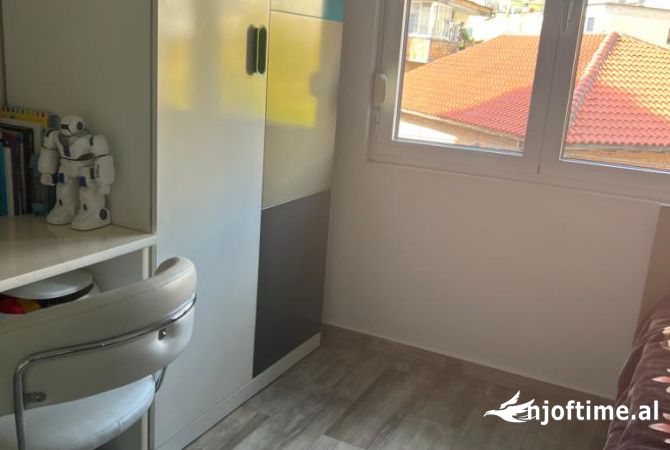 Shtepi me qera Apartament ne Tirane, 2+1, Mobilimi E mobiluar, Pagesa 700  Euro.