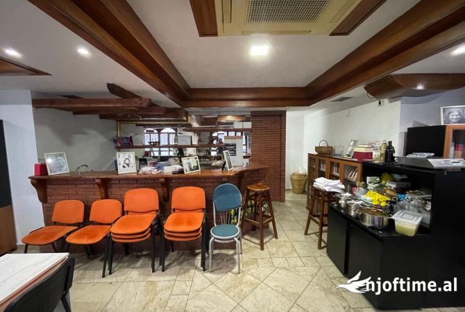 Ambient biznesi me qera 3+1 ne Tirane - 800 Euro