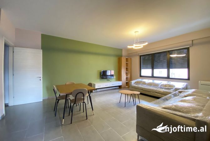 Shtepi me qera Apartament ne Tirane, 2+1, Mobilimi E mobiluar, Pagesa 700  Euro.