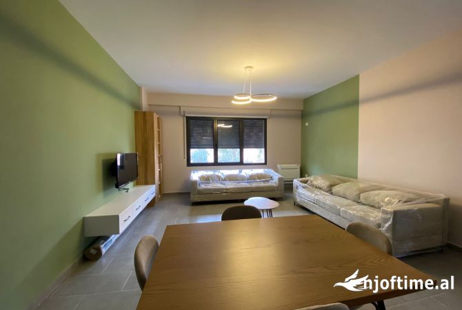 Shtepi me qera Apartament ne Tirane, 2+1, Mobilimi E mobiluar, Pagesa 700  Euro.