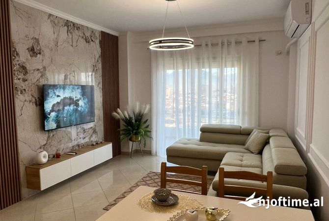 Shtepi ne shitje Apartament ne Tirane, 2+1, Mobilimi E mobiluar, Pagesa 143,000  Euro.