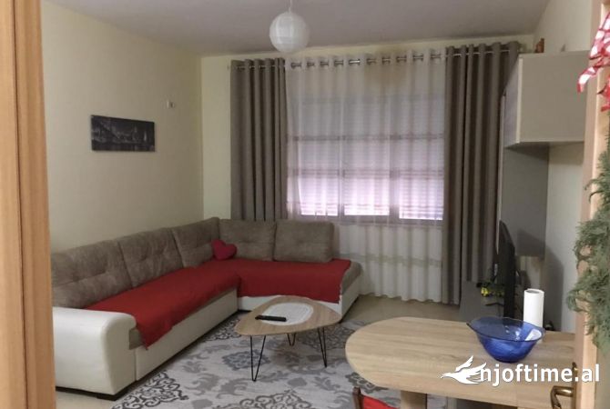 Shtepi me qera Apartament ne Tirane, 1+1, Mobilimi E mobiluar, Pagesa 35,000  Leke.