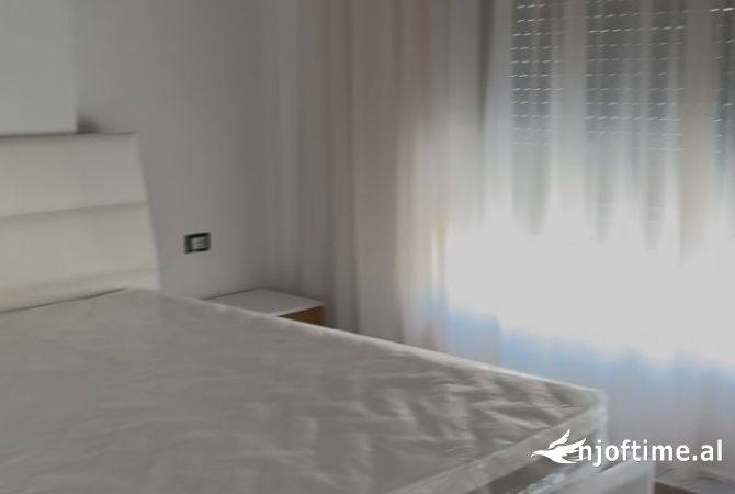 Shtepi me qera Apartament ne Tirane, 2+1, Mobilimi E mobiluar, Pagesa 650  Euro.