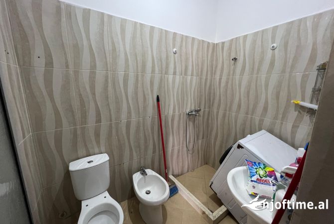 Shtepi me qera 1+1 ne Tirane - 35,000 Leke