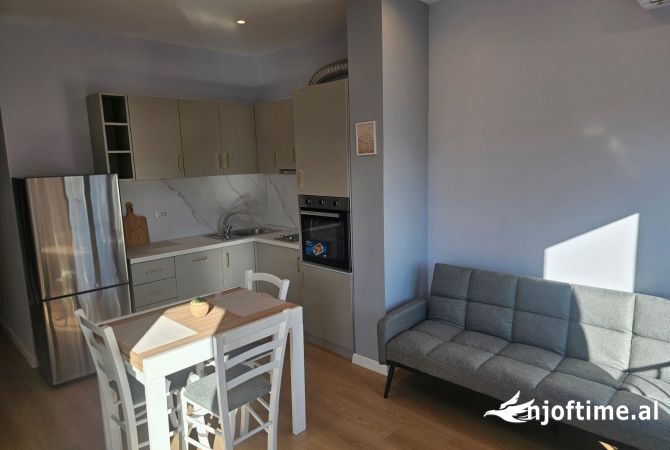 Shtepi me qera Apartament ne Tirane, 1+1, Mobilimi E mobiluar, Pagesa 65,000  Leke.