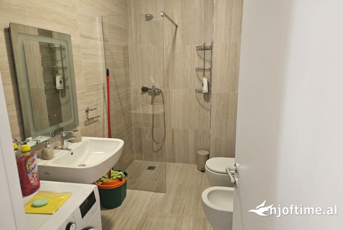 Shtepi me qera Apartament ne Tirane, 1+1, Mobilimi E mobiluar, Pagesa 65,000  Leke.