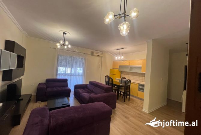 Shtepi me qera Apartament ne Tirane, 1+1, Mobilimi E mobiluar, Pagesa 500  Euro.