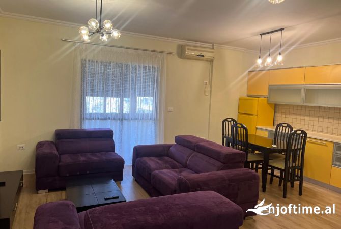 Shtepi me qera Apartament ne Tirane, 1+1, Mobilimi E mobiluar, Pagesa 500  Euro.