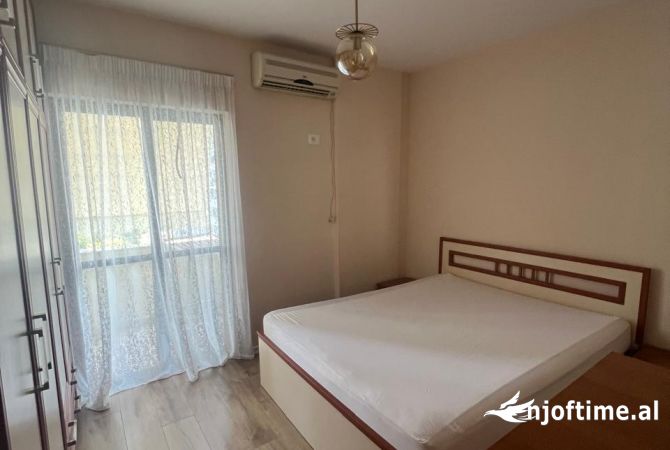 Shtepi me qera Apartament ne Tirane, 1+1, Mobilimi E mobiluar, Pagesa 500  Euro.