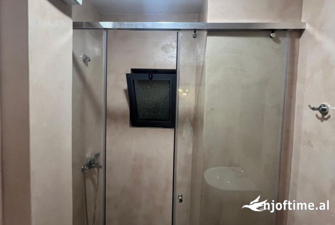 Shtepi me qera Apartament ne Tirane, 1+1, Mobilimi E mobiluar, Pagesa 500  Euro.