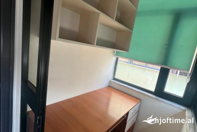 Shtepi me qera Apartament ne Tirane, 1+1, Mobilimi E mobiluar, Pagesa 500  Euro.