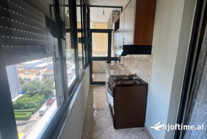 Shtepi me qera Apartament ne Tirane, 1+1, Mobilimi E mobiluar, Pagesa 500  Euro.
