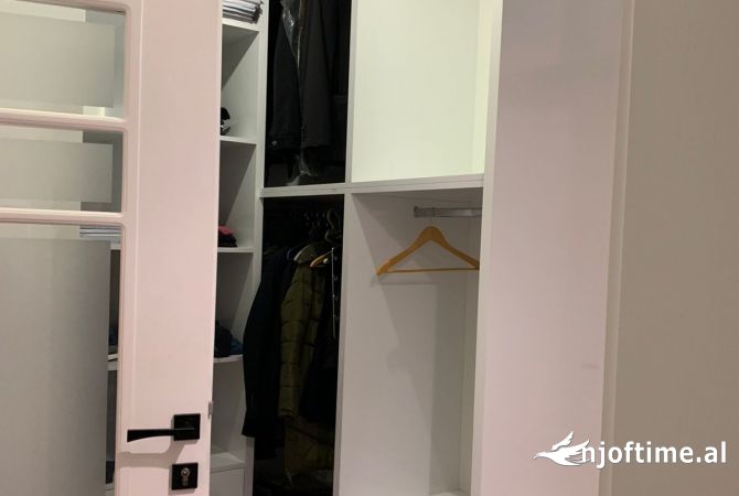 Shtepi me qera Apartament ne Tirane, 2+1, Mobilimi E mobiluar, Pagesa 1,000  Euro.