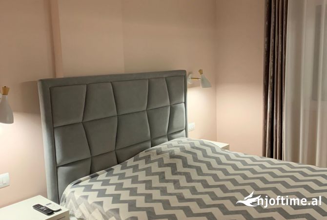 Shtepi me qera Apartament ne Tirane, 2+1, Mobilimi E mobiluar, Pagesa 1,000  Euro.