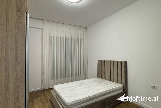 Shtepi me qera Apartament ne Tirane, 2+1, Mobilimi E mobiluar, Pagesa 60,000  Leke.