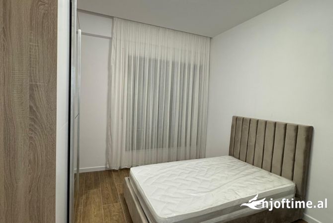 Shtepi me qera Apartament ne Tirane, 2+1, Mobilimi E mobiluar, Pagesa 60,000  Leke.
