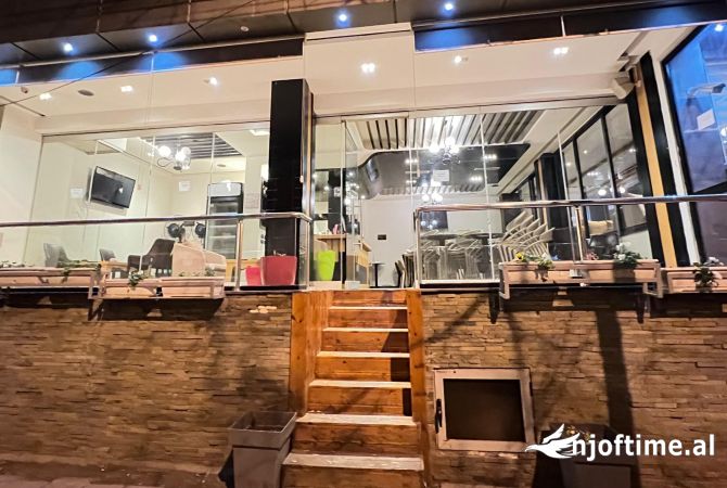 Ambient biznesi me qera 2+1 ne Tirane - 1,000 Euro