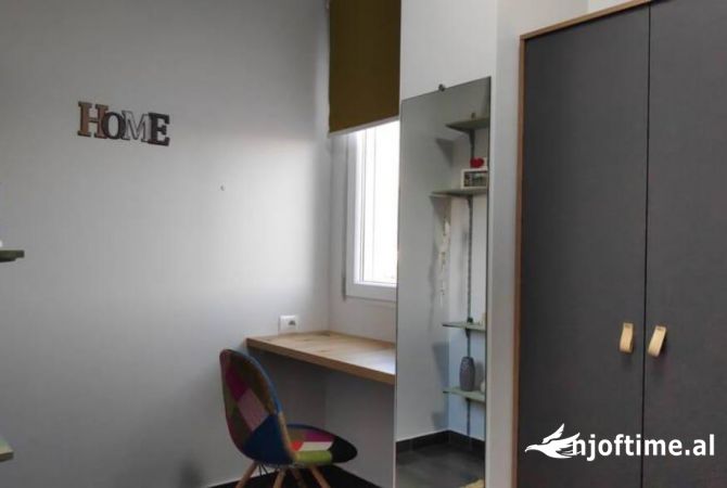 Shtepi me qera Apartament ne Tirane, 2+1, Mobilimi E mobiluar, Pagesa 1,200  Euro.