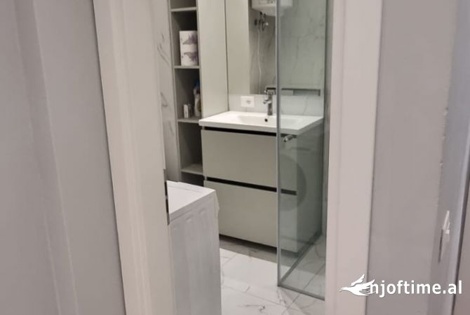 Shtepi me qera Apartament ne Tirane, 2+1, Mobilimi E mobiluar, Pagesa 600  Euro.