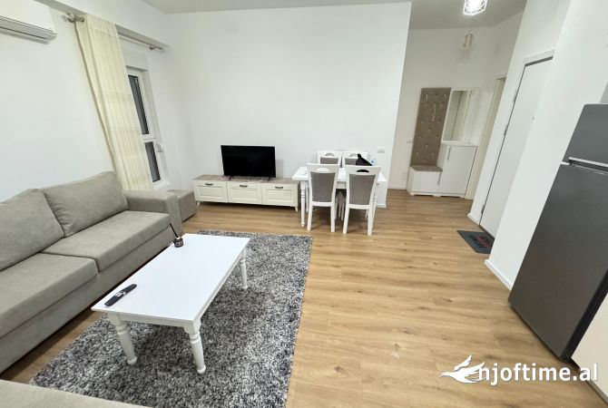 Shtepi me qera Apartament ne Tirane, 1+1, Mobilimi E mobiluar, Pagesa 400  Euro.