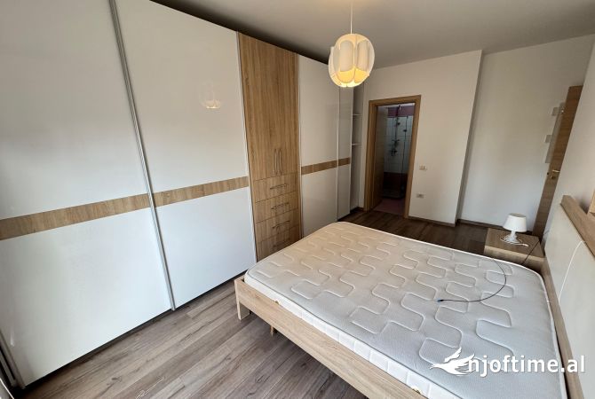 Shtepi me qera Apartament ne Tirane, 2+1, Mobilimi E mobiluar, Pagesa 700  Euro.