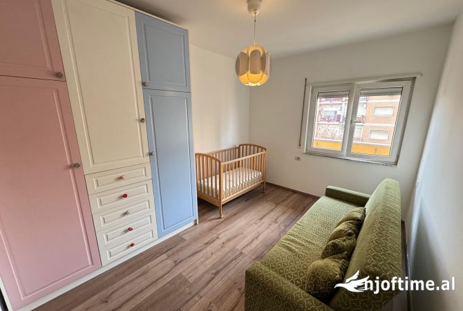 Shtepi me qera Apartament ne Tirane, 2+1, Mobilimi E mobiluar, Pagesa 700  Euro.