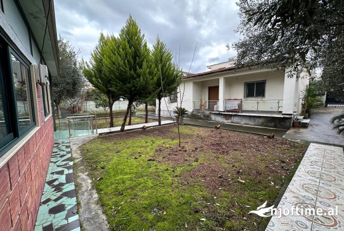 Shtepi ne shitje Shtepi Private ne Tirane, 3+1, Mobilimi E mobiluar, Pagesa 500,000  Euro.