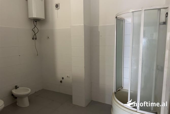 Shtepi me qera Apartament ne Tirane, 2+1, Mobilimi E mobiluar, Pagesa 350  Euro.