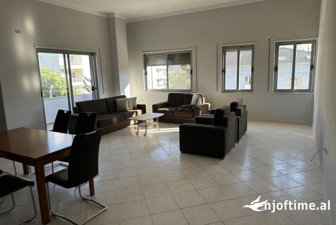Shtepi me qera Apartament ne Tirane, 2+1, Mobilimi E mobiluar, Pagesa 350  Euro.