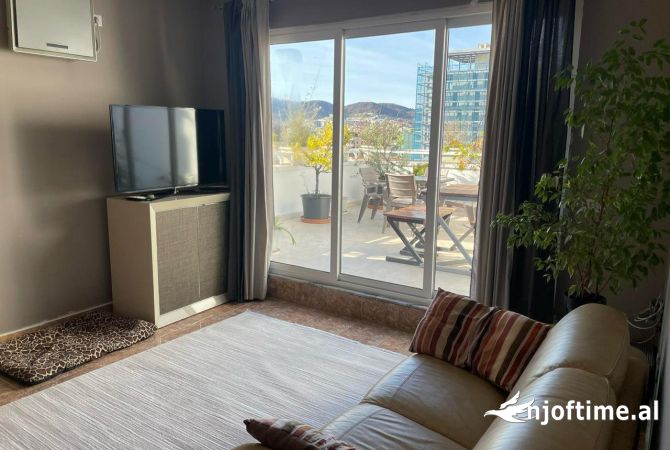 Shtepi me qera 2+1 ne Tirane - 1,300 Euro