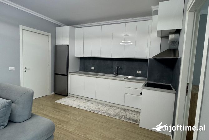 Shtepi me qera Apartament ne Tirane, 1+1, Mobilimi E mobiluar, Pagesa 400  Euro.