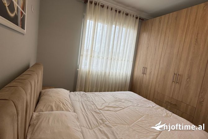 Shtepi me qera Apartament ne Tirane, 1+1, Mobilimi E mobiluar, Pagesa 400  Euro.