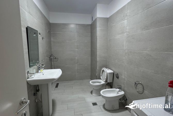 Shtepi me qera Apartament ne Tirane, 1+1, Mobilimi E mobiluar, Pagesa 400  Euro.