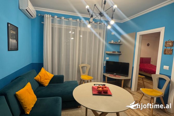 Shtepi me qera Apartament ne Tirane, 2+1, Mobilimi E mobiluar, Pagesa 600  Euro.