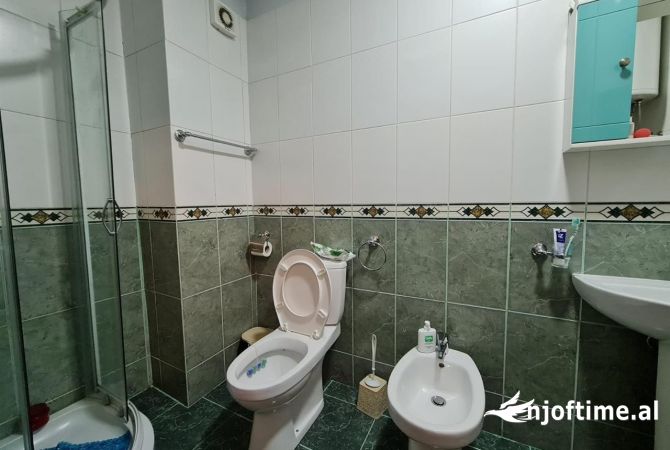 Shtepi me qera Apartament ne Tirane, 2+1, Mobilimi E mobiluar, Pagesa 480  Euro.
