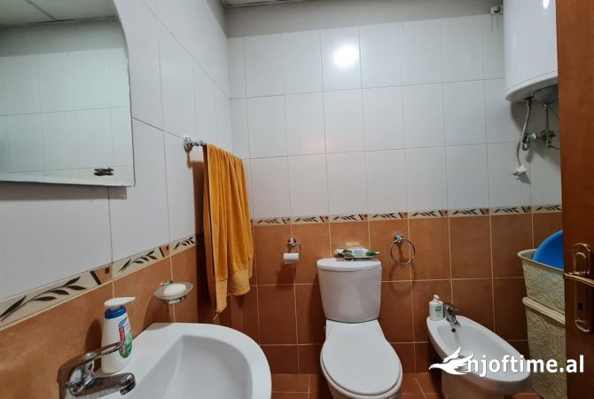 Shtepi me qera Apartament ne Tirane, 2+1, Mobilimi E mobiluar, Pagesa 480  Euro.