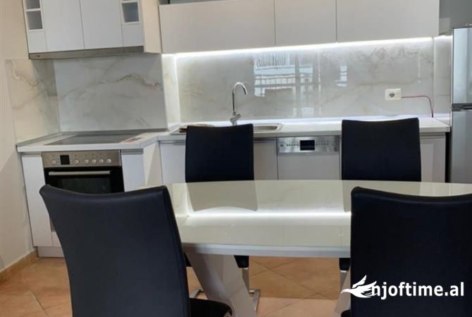 Shtepi me qera Apartament ne Tirane, 2+1, Mobilimi E mobiluar, Pagesa 480  Euro.