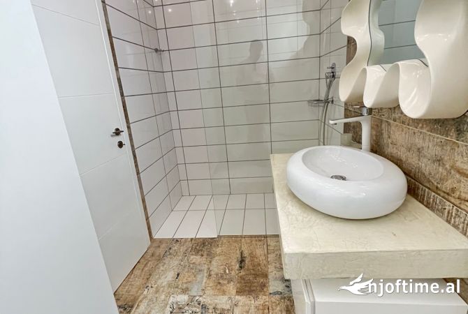 Shtepi me qera Apartament ne Tirane, 2+1, Mobilimi E mobiluar, Pagesa 650  Euro.