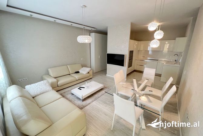 Shtepi me qera Apartament ne Tirane, 2+1, Mobilimi E mobiluar, Pagesa 650  Euro.