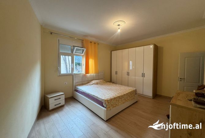 Shtepi me qera 2+1 ne Tirane - 400 Euro