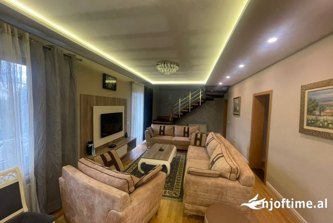 Shtepi me qera Duplex(shtepi me 2 kate) ne Tirane, 2+1, Mobilimi E mobiluar, Pagesa 1,350  Euro.