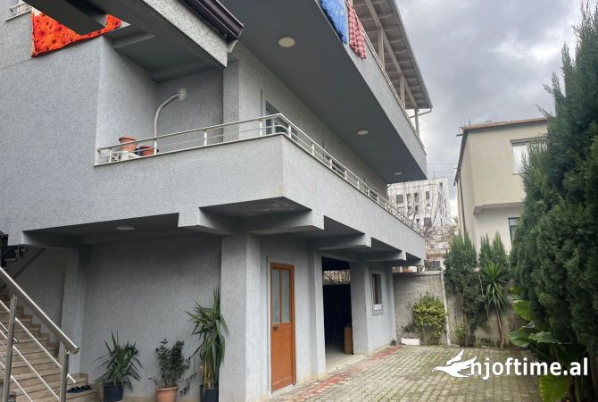 Shtepi me qera 2+1 ne Tirane - 1,350 Euro